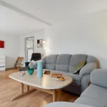 2 Bedroom Awesome In 公寓 *