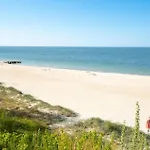 2 Bedroom Awesome In Appartement Rønne