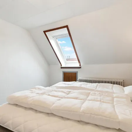 2 Bedroom Awesome In Apartment