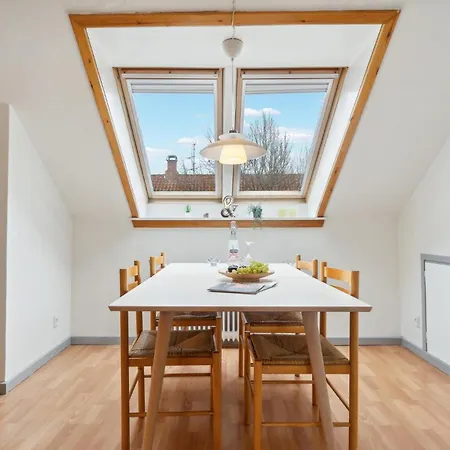 Appartement 2 Bedroom Awesome In *