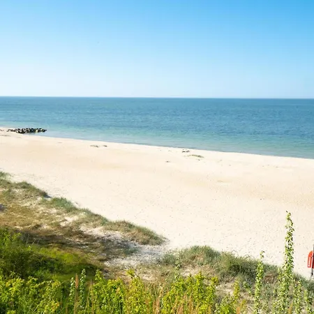 2 Bedroom Awesome In Appartement Rønne