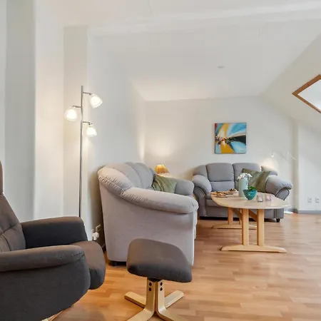 2 Bedroom Awesome In Apartment *