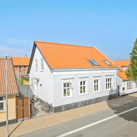 2 Bedroom Awesome In * Ronne