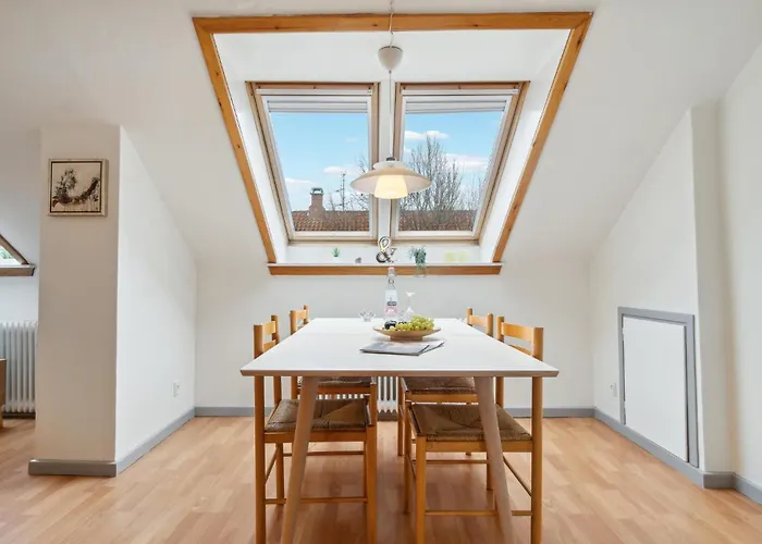 Апартаменты 2 Bedroom Awesome In *